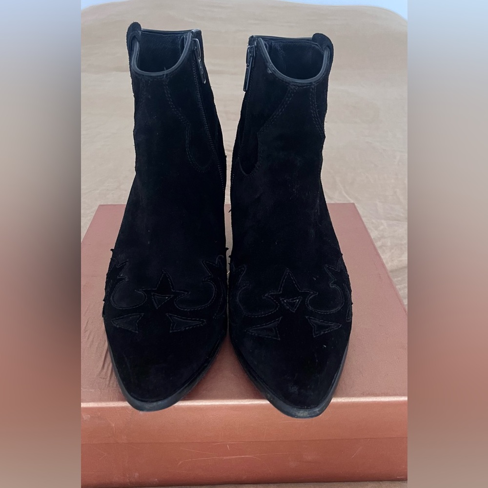 Good condition were worn carefully
